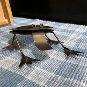 Home Decor - Metal Frog - NEW Condition